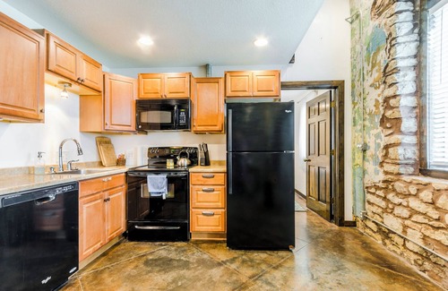 Fostoria Cottage | Regenerated 1876 Stone Schoolhouse Outside MHK!