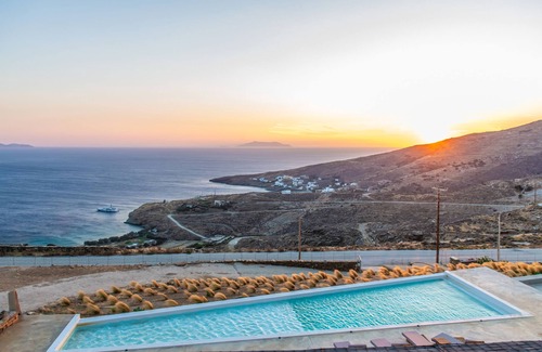 Exomvourgo Villa | Regenesis Estate by UpGreat Hospitality
