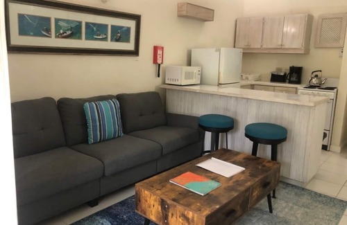 Sunset Crest Apartment | Regent Apartments