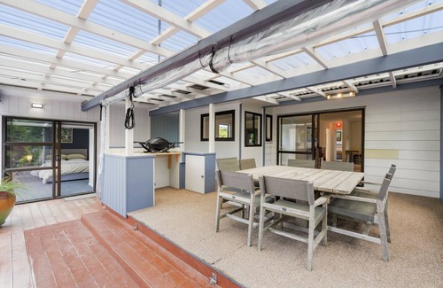 Martinborough House | Regent Retreat – Martinborough Holiday Home