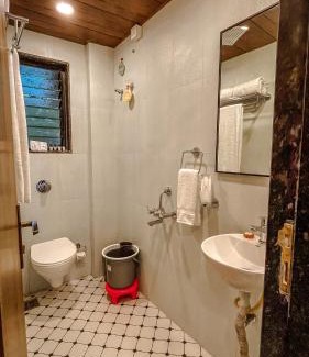 Daund Hotel | Regenta Bharti Resort, Urulikanchan