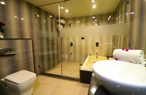 Sayajiganj Hotel | Regenta Inn Vadodara, 500m from Railway Station
