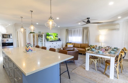 Regentville House | Regentville Waterfront Luxury Manor - Millionaires Location