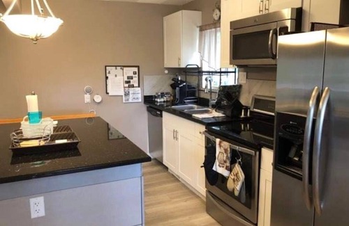 Regina Beach House | Regina Beach 2 Bdrm All Season Home - Pet Friendly