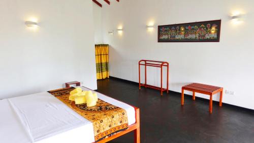 Uppuveli Hotel | Regina Beach Bungalow