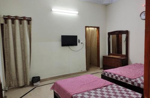 Gulshan-E-Jamal House | Rehmat Guest House