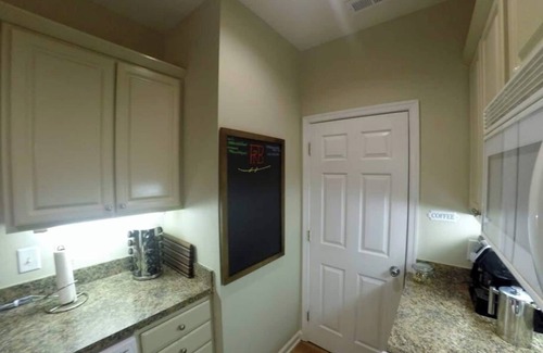 Rehoboth Beach Condo | Rehoboth 1st floor Condo (w/Pool) - Close to Rehoboth & Lewes Beaches & Shopping