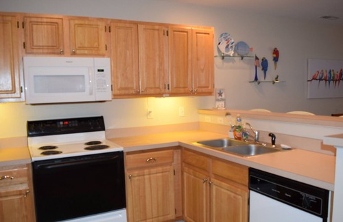 Rehoboth Beach Condo | Rehoboth Beach Condo 2BR w/ Pools, Parking, and Tennis