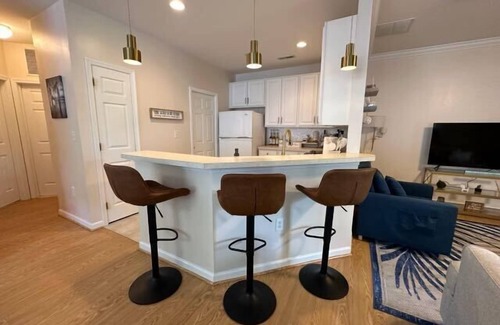 Rehoboth Beach Condo | Rehoboth Beach Condo Sleeps 7 w/Pool & Parking