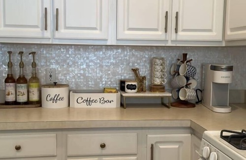 Rehoboth Beach Condo | Rehoboth Beach Condo Sleeps 7 w/Pool & Parking