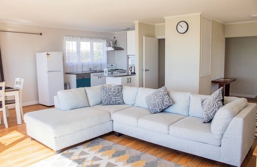 Paihia House | Rehutai Beach House - Paihia Holiday Home