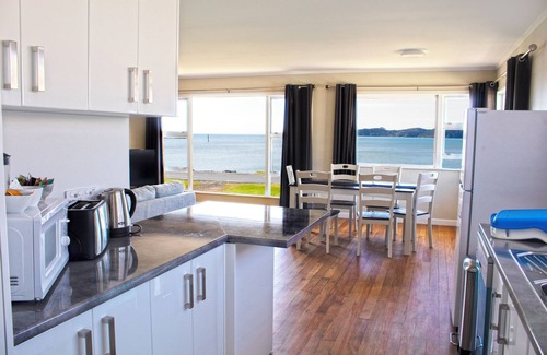 Paihia House | Rehutai Beach House - Paihia Holiday Home