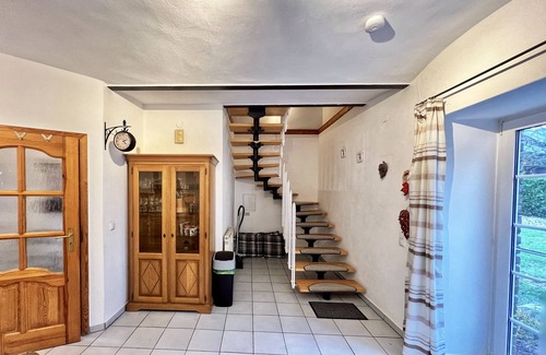 Kommern Condo | Reihenhaus mit Garten in Schönem Innenhof