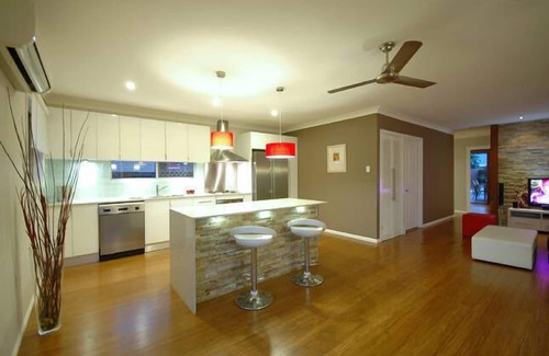 Runaway Bay House | REIKI HOLIDAY HOUSE RUNAWAY BAY