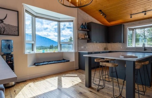 East Kootenay House | ReimagineRanch Mountain Acreage