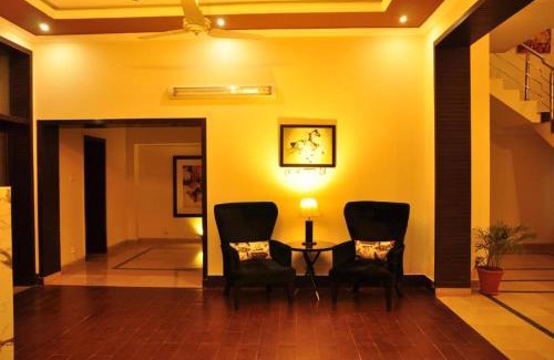 G-6 Sector Hotel | Reina Boutique Hotel - G6