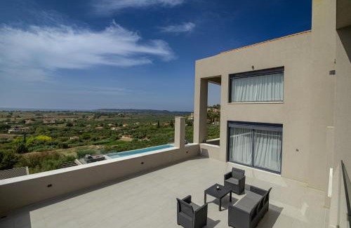 Pyrgos Villa | Reina del Cielo Luxury Villa