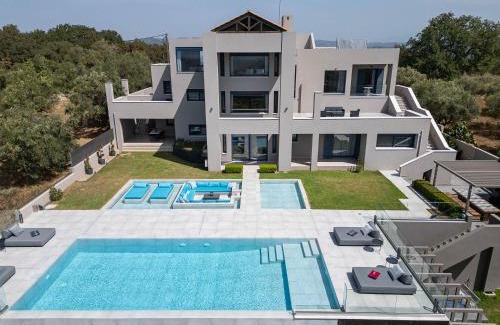 Pyrgos Villa | Reina del Cielo Luxury Villa
