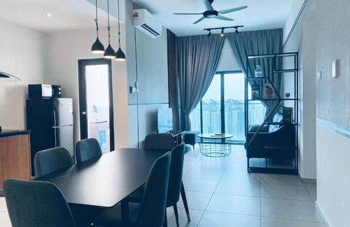 Ampang Apartment | Reizz by Aayu Residences - 10mins to KLCC, 2 mins to Gleneagles Hospital