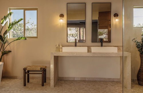 The Movie Colony Hotel | Rejuvenate and Relax in Spa Suite