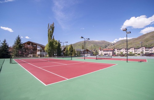 Midway Villa | Rejuvenate in Mtn Villa~Mineral Hot Spring|Spa|Sauna Villa 2074