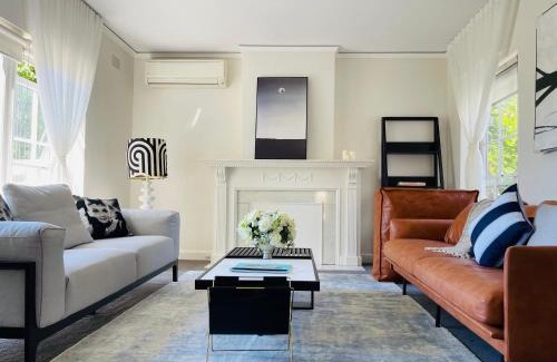 Toorak Villa | REL 3B Toorak Whitehouse Corporate home