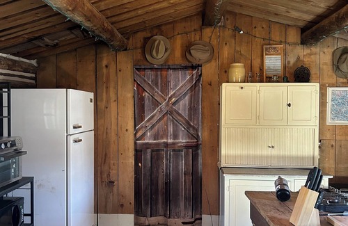 Creede Cabin | Rel Rio Rentals