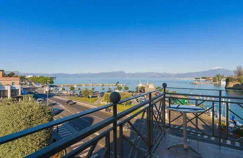 Peschiera del Garda City Centre Apartment | Relais AL Porto Suite Peler PER UNA Sosta Romantica CON Vista SUL Lago DI Garda
