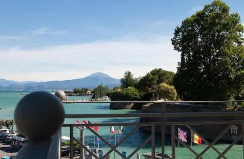 Peschiera del Garda City Centre Apartment | Relais AL Porto SUITE PELER