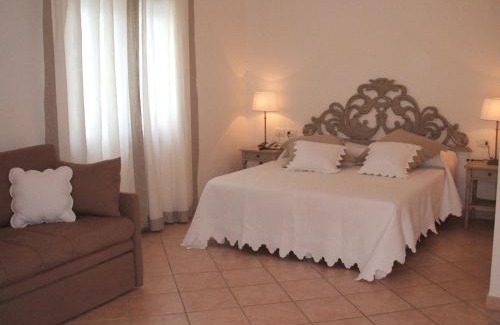 Porto Taverna House | Relais Fenicottero Rosa
