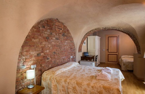 Montalto Bed & Breakfast | Relais Palazzo Paleologi - Secolo XIV