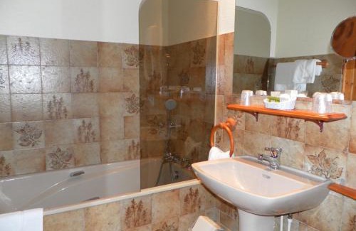 Saint-Alban-sur-Limagnole Hotel | Relais Saint Roch