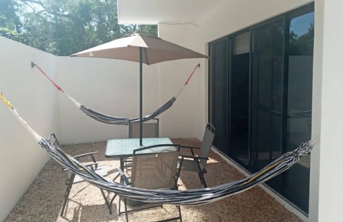 Puerto Morelos House | relax,24security,ac,tv,wi-fi,big housefor large groups 10 people