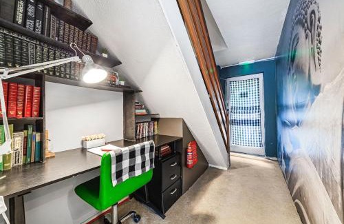 Whitechapel House | Relax 2BDR with Sauna, Hot Tub and Cinema