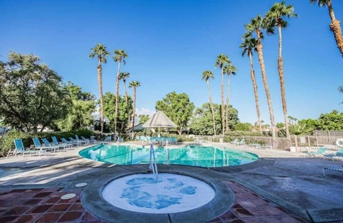 Palm Desert Condo | RELAX! *3 Pools/11 Hot tubs * 2/2 w/Kitchen for 6!