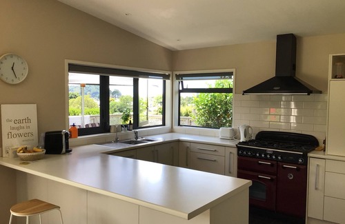 Hahei House | Relax a short walk away from Hahei beach