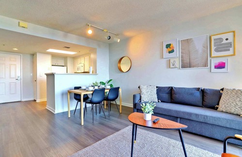 Ballston Apartment | Relax After a Long Trip in This Apt