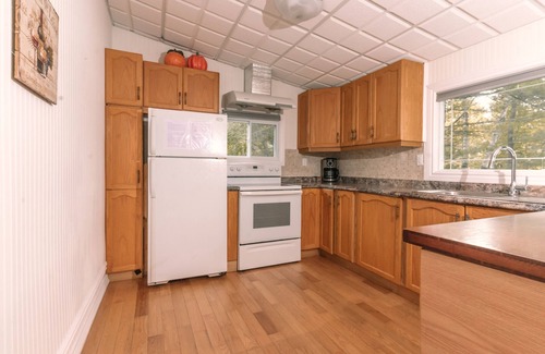 Georgian Bay Cottage | Relax and Enjoy 6 bedrooms cottage on Sandy Beach 1.5 Hours from Toronto