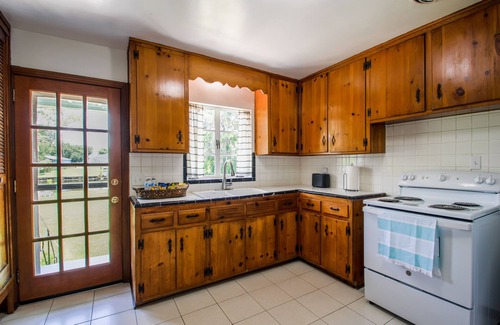 Jacksonville House | Relax and enjoy nature by the water or take a kayak adventure down the river