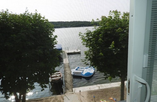 Livonia Cottage | Relax and Enjoy on Conesus Lake with a Hot Tub!