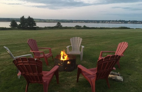 Souris House | Relax and enjoy the views from this waterfront gem!