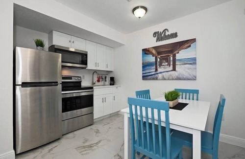 Poinsettia Heights Apartment | *Relax and Enjoy Fort Lauderdale Beach!