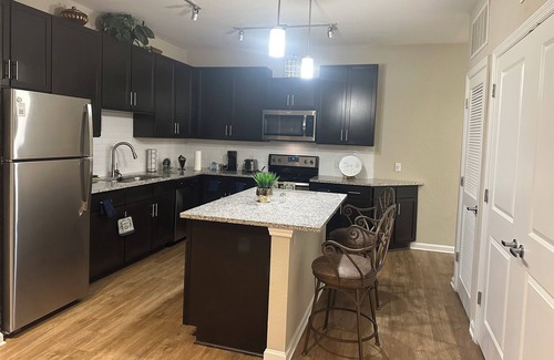 Riverview Condo | Relax and enjoy your stay in the lap of luxury. Home of the sunshine state.