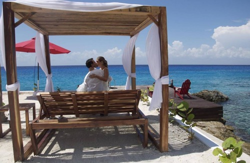 Zona Hotelera Norte House | Relax and Recharge! Onsite Pools, Beach Access