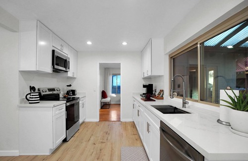 Fairfield House | Relax and Play! near Napa, SF 4 Bedrooms Sleep10 + Hot tub, Fire pit & GameRoom
