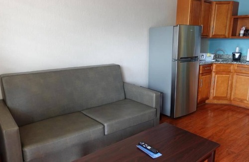 June Park House | Relax and Recharge! 2 Serene Units, Free Breakfast & Parking, Pool!