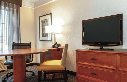 Guasti House | Relax and Recharge! 4 Great Units! Close to Cucamonga-Guasti Regional Park!