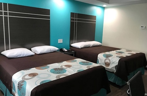 Spring Hotel | Relax and Recharge! Comfortable Unit Awaits! Minutes Away to Old Town Spring