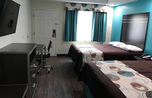 Spring Hotel | Relax and Recharge! Comfortable Unit Awaits! Minutes Away to Old Town Spring