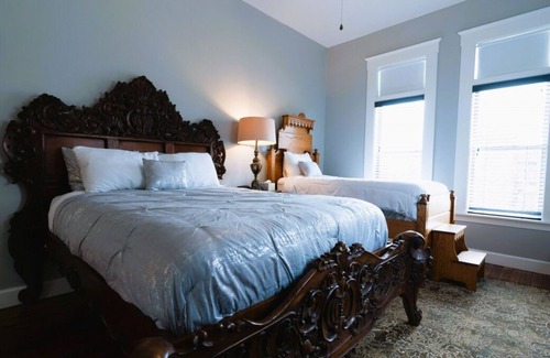 Arcadia Historic District House | Relax and Recharge! Free Onsite Parking, Short Drive to Lake Katherine